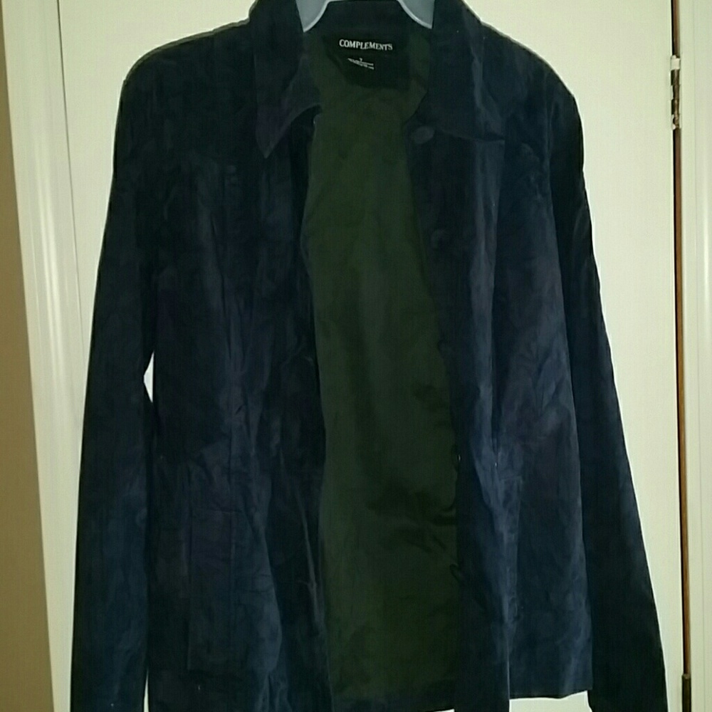 Skirt suit